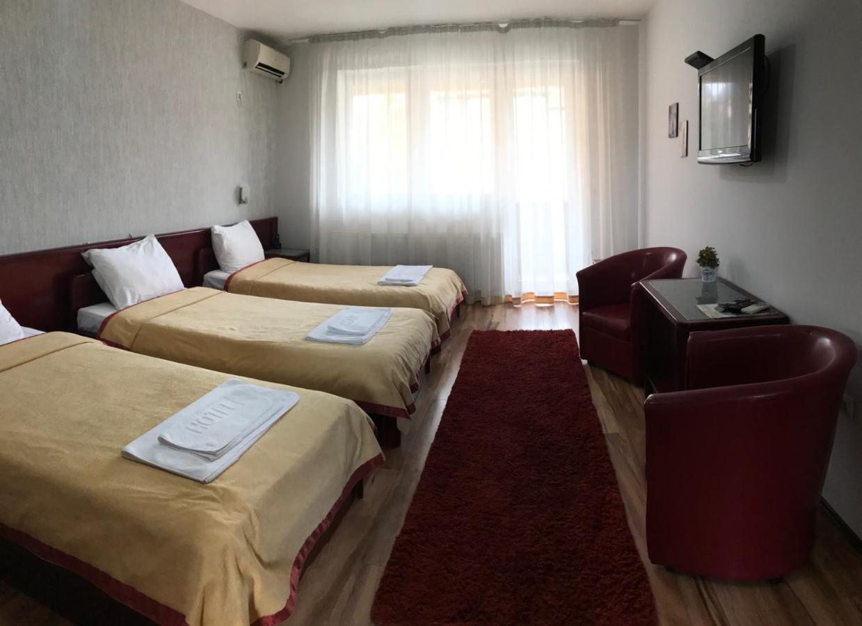 Hotel Tri "O" Topola Экстерьер фото