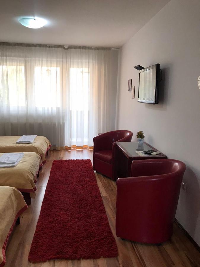 Hotel Tri "O" Topola Экстерьер фото