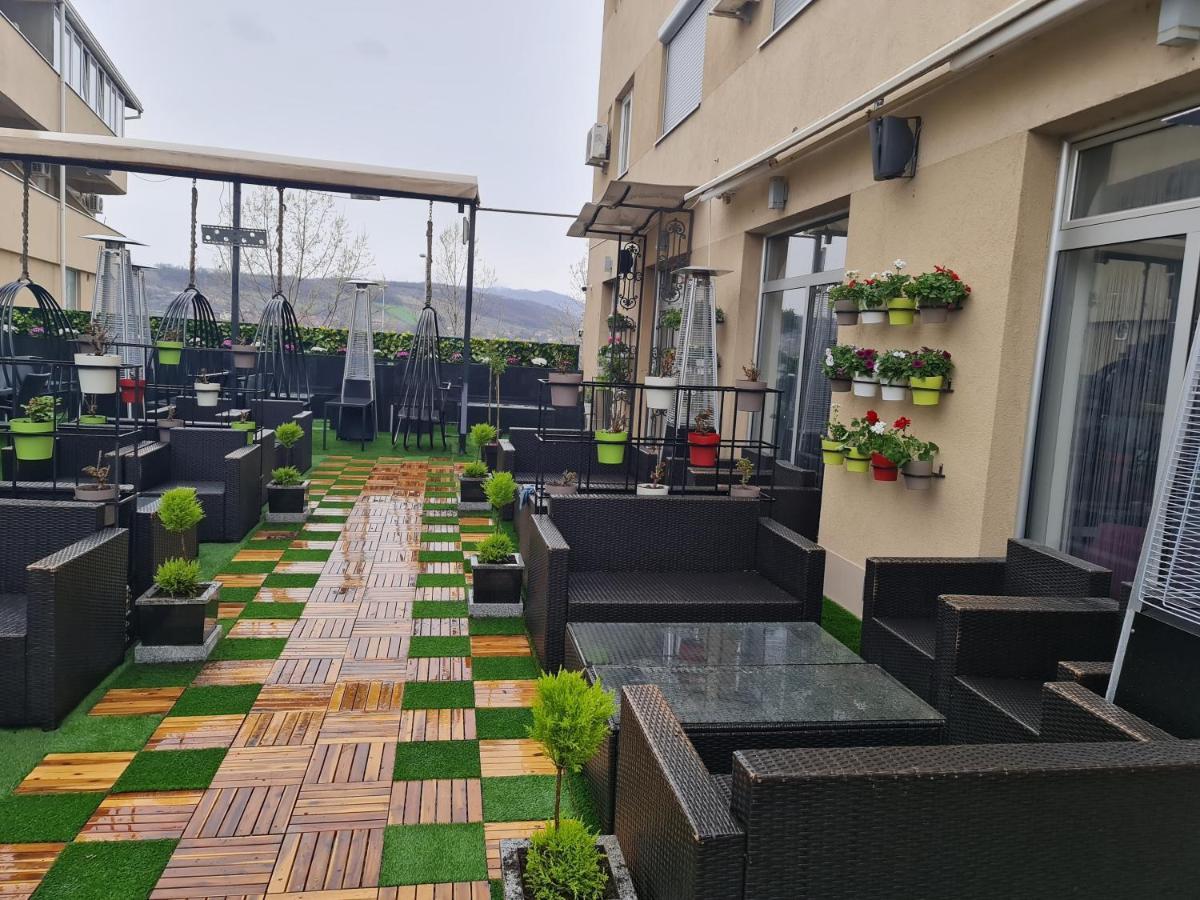 Hotel Tri "O" Topola Экстерьер фото