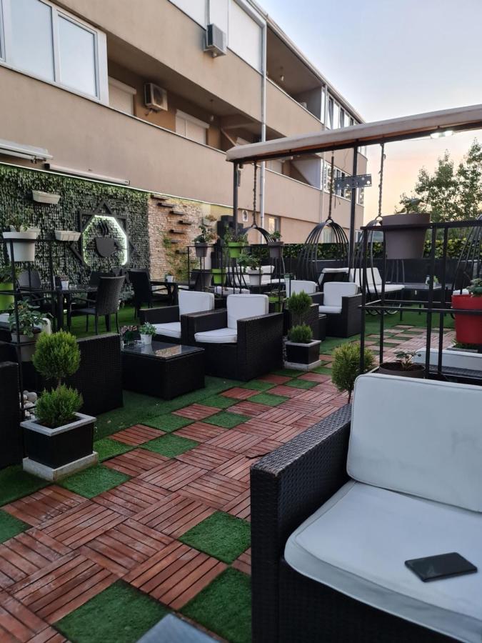 Hotel Tri "O" Topola Экстерьер фото