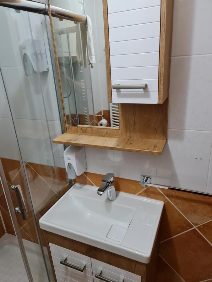 Hotel Tri "O" Topola Экстерьер фото