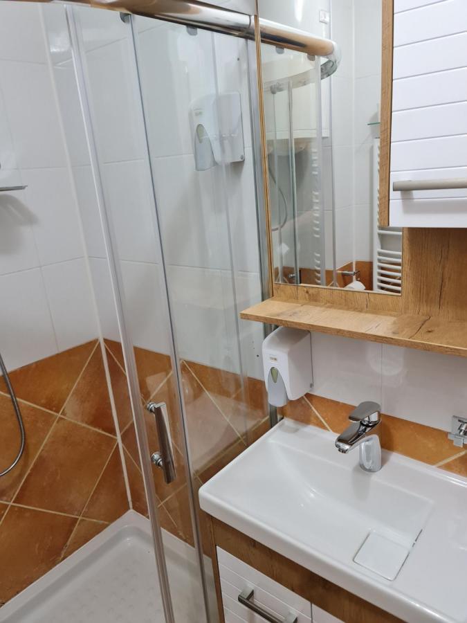 Hotel Tri "O" Topola Экстерьер фото