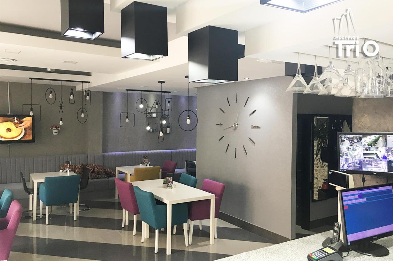 Hotel Tri "O" Topola Экстерьер фото